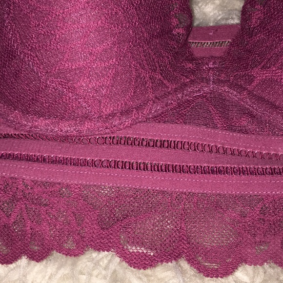 Lace bra - Picture 2 of 2